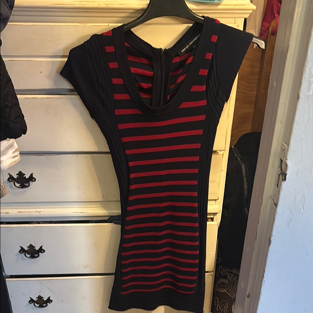 French Connection Red Bodycon Dress Knee-Length Short Sleeve